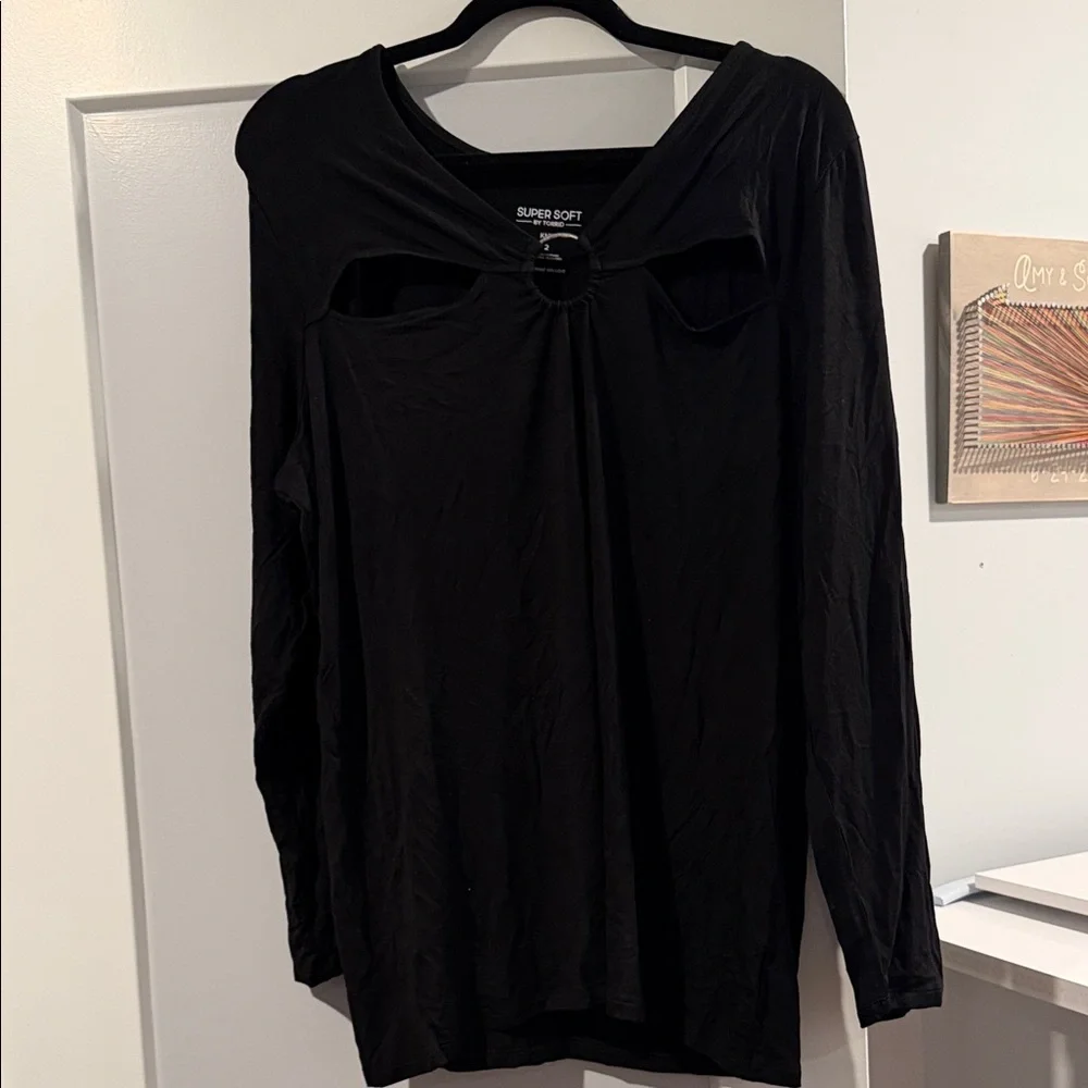 Torrid Black Long Sleeve Top with Ring Detail - Picture 1 of 3